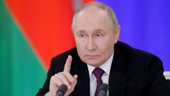 Tajemství Putinovy DNA konečně odhaleno. Cesta vedla přes moč a výkaly