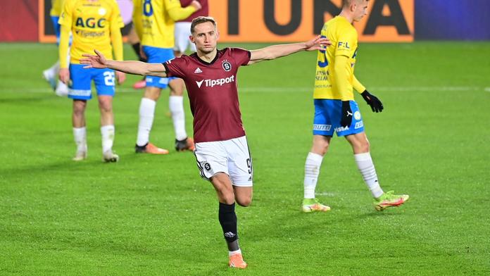 Sparta si v pohodě poradila s Teplicemi, Plzeň v boji o titul opět ztratila