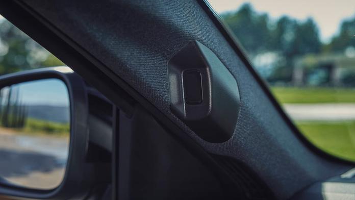 Renaulty umí skenovat řidiče. Kamera podle jejich obličejů mění nastavení auta