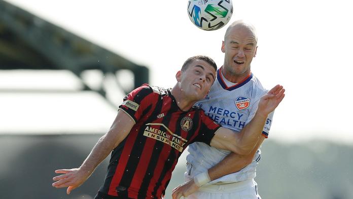Divoké utkání ve fotbalové MLS, dvě červené karty a krásná branka