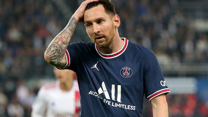 Je jen svým stínem. Ukončete mu smlouvu. Messi čelí obrovské kritice