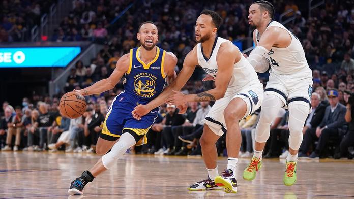 Warriors jsou v semifinále play-off. Bucks s Bostonem čeká sedmý zápas
