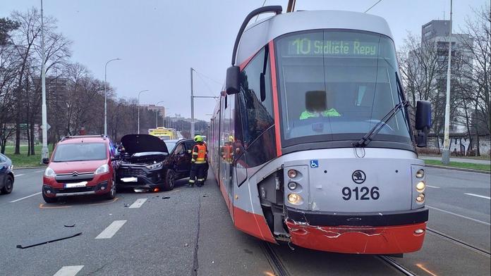 Dopravní nehoda v ulici Střelničná