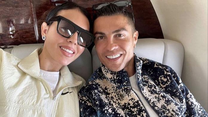 Ronaldova Georgina ukázala fotky narozené holčičky. Prozradila i její jméno