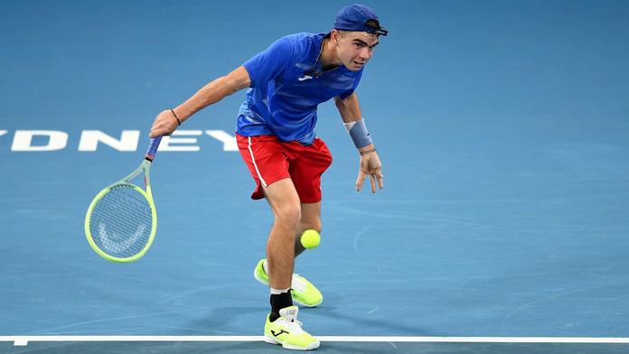 Svrčina se kvalifikoval na Australian Open. Postoupily také dvě mladé Češky