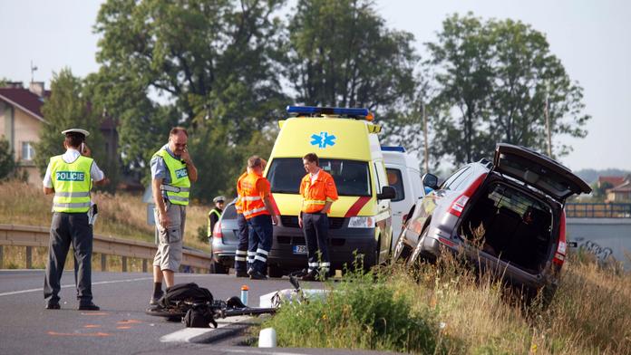Smrt na silnicích: Za víkend umřelo při nehodách 6 lidí