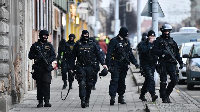 Dopustili se nekalých tendrů? Policie zasahuje na středočeské správě silnic