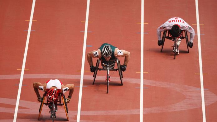DOPING u paralympioniků: Podvázat šourek a držet moč!