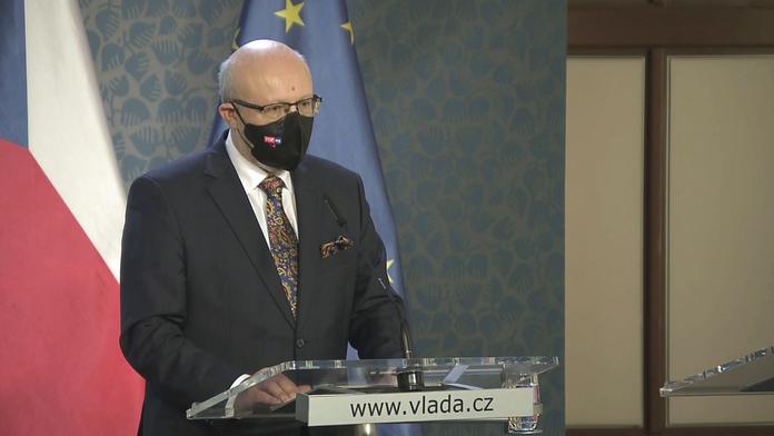 Lidé, kteří prodělali covid, nebudou muset 30 dnů do izolace, navrhne Válek