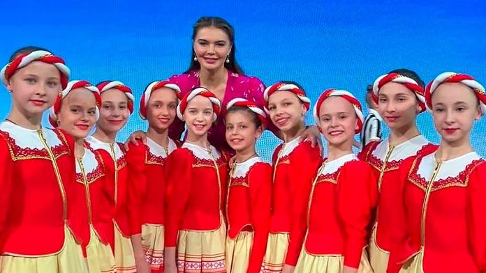 Putinova milenka se nečekaně ukázala. Poslala mrazivý vzkaz