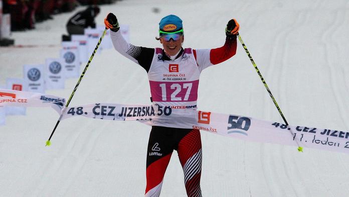 Smutná byla v cíli šťastná! Česká lyžařka ovládla Jizerskou 50