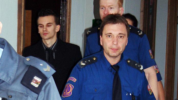 Rozbodal ženě obličej a vypíchl jí oko, ona se ubránila! Dostal 16 let