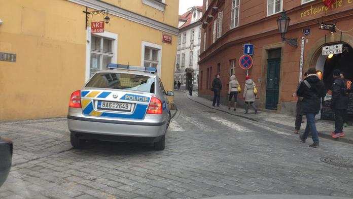 Mladík se nepohodl s učitelkami, hrozil že se zabije!