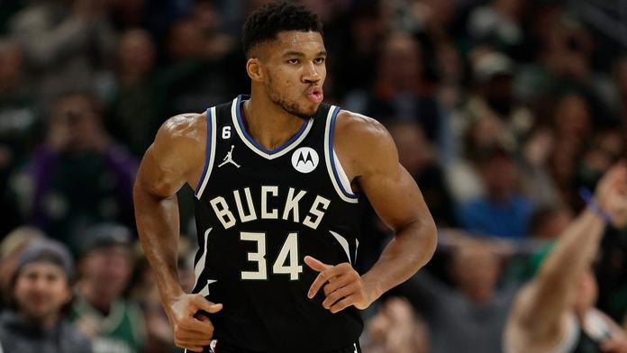 Hvězdný Giannis si připsal triple double, jeho Bucks vyhráli i poosmé v řadě