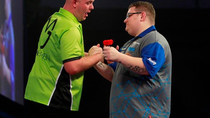 Suverén v nesnázích: Van Gerwen byl kousek od potupného konce!