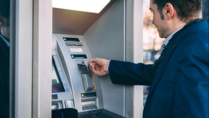 Banka oznámila odstávku. Nezaplatíte na internetu ani si nevyberete z bankomatu