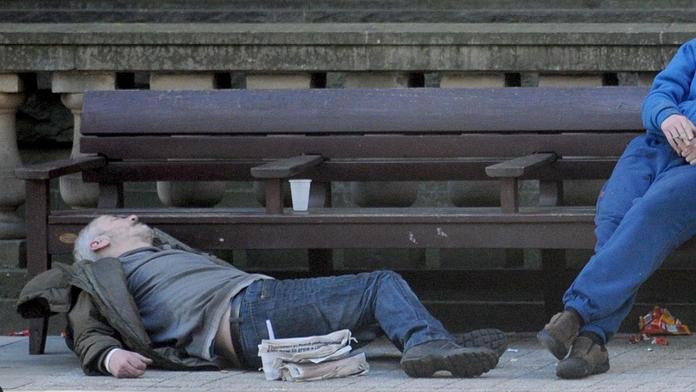Zombie droga řádí nejen v Česku. Toto jsou její účinky