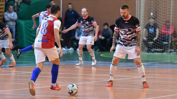 Řepka hrál opět proti Slavii: Na plac šel v závěru, jeho tým prohrál