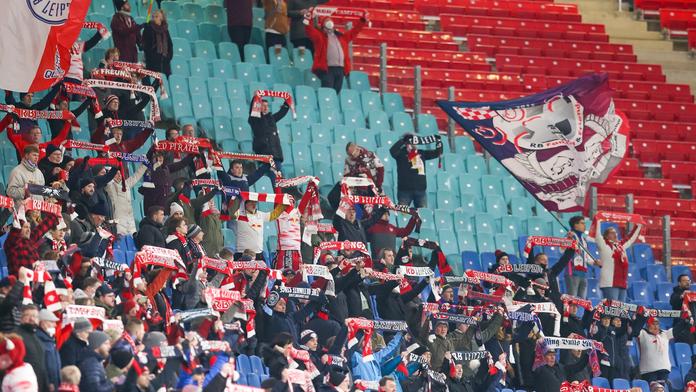 Povolených 25 % kapacity stadionu Lipsku nestačí. Chce se soudit