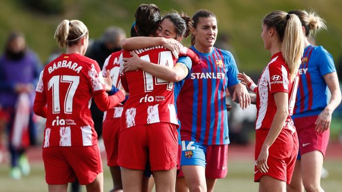 Návrat po nádoru na mozku. Fotbalistku vyhazovaly do vzduchu i protihráčky