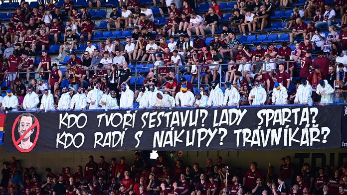 Fanoušci Sparty kritizují Rosického. Poslali jasný vzkaz