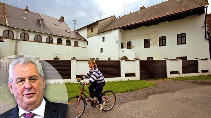Důchodce z Vysočiny Zeman mluví o chalupě, ale obývá krásnou tvrz