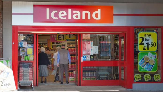 Řetězec supermarketů nabízí lidem pomoc. Nákupy bude dávat na splátky