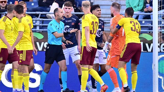 Totální zkrat Sparty, po kolapsu končí v pohárech. Slavia má rekordní výhru