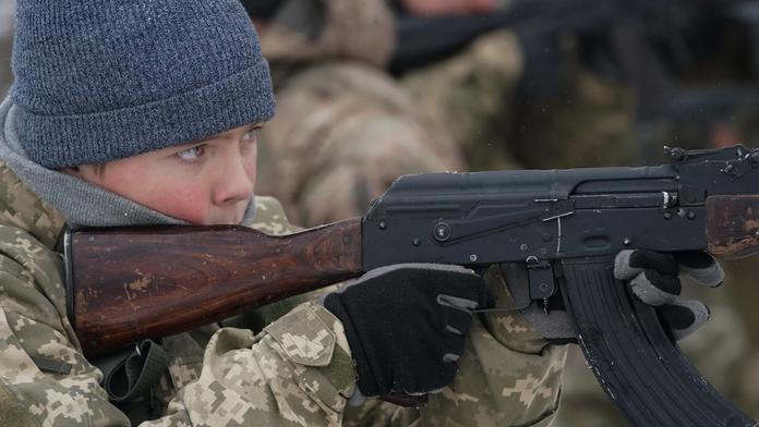 Putin si buduje novou armádu. Na Ukrajině probíhá vojenský výcvik dětí