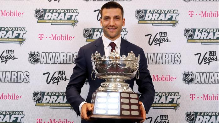 Bergeron přepsal historii. V NHL získal popáté prestižní ocenění