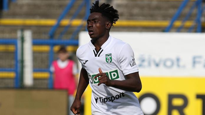 Slavia má další zimní posilu. Ulovila záložníka z Karviné