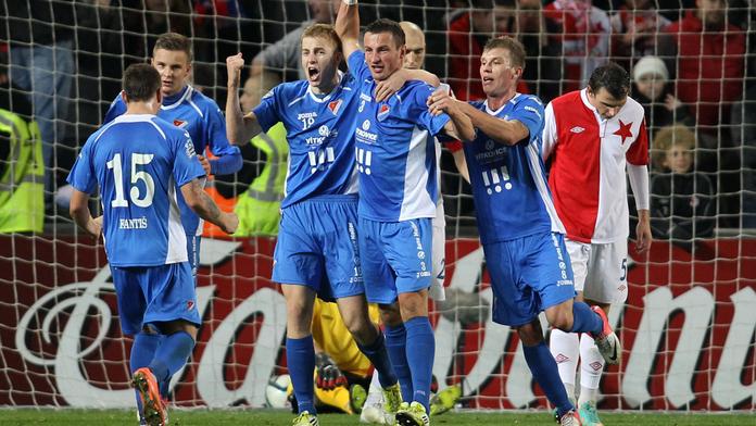 Trápení favoritů. Liberec dostal výprask na Dukle, Slavia padla doma s Baníkem