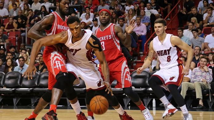 Velký obrat Miami řídili Whiteside a Wade, Houston přepsal historii