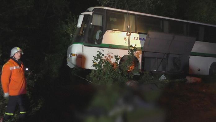 VIDEO: 9 lidí zemřelo během nehody autobusu na Ukrajině