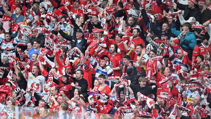 Pardubice naštvaly fanoušky, zdražily vstupenky při sérii. Řeší se i kontroly