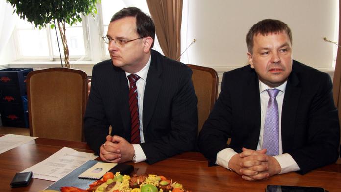 Nečas se sejde s Tluchořem. Nastanou další boje kvůli DPH