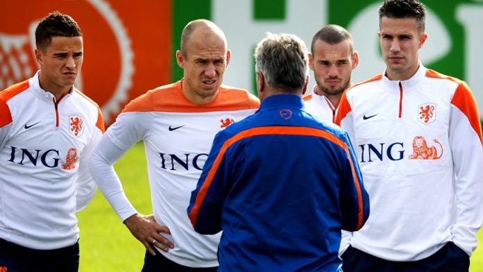 Mechanický pomeranč se porouchal. Může za to Hiddink i Robben