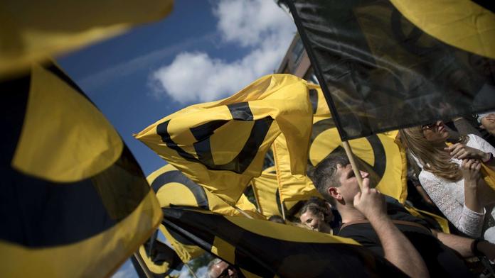 Neonacisté se cvičí v militantních kempech. Působí už i v Česku