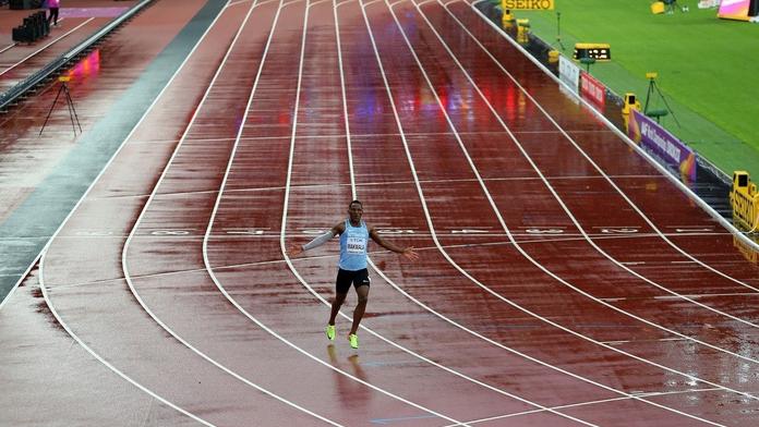 Šílený příběh MS nekončí! Atleta nechali běžet, ale bez soupeřů! 