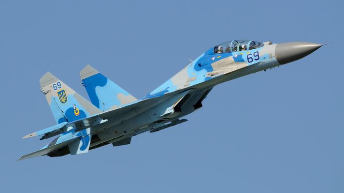 Na Ukrajině se při cvičném letu zřítila stíhačka, oba piloti zemřeli