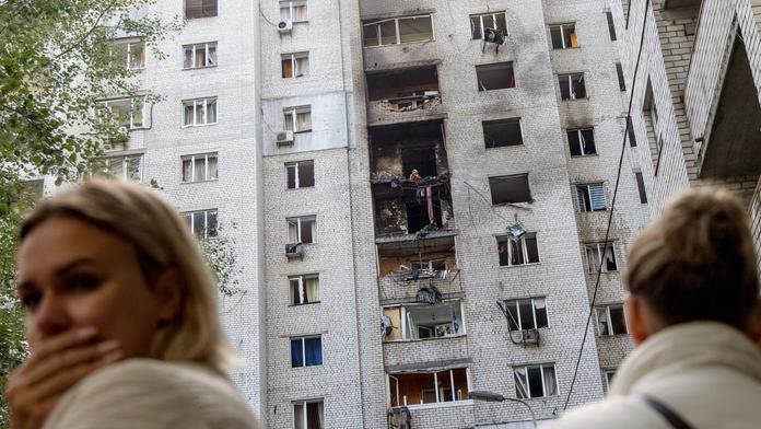 Ruský útok na Kyjev zabil 14letého chlapce. Výbuch přišel zničehonic, popsali lidé