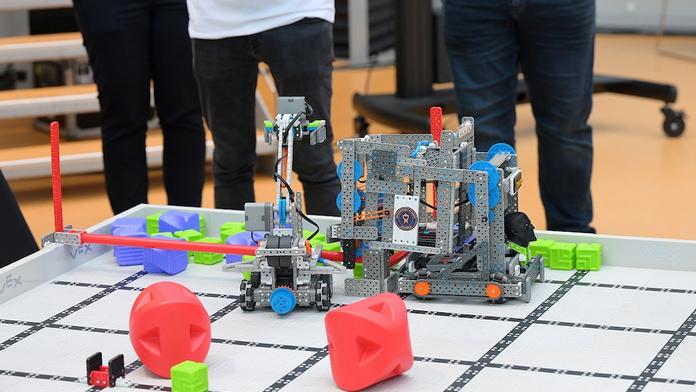 Moderní vzdělávání v praxi: Nová éra výuky s roboty a virtuální realitou