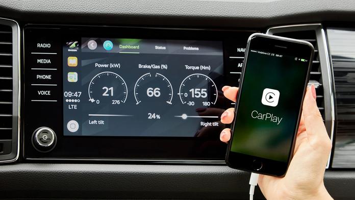 Co dělat, když v autě nefunguje CarPlay? Často zabere velmi jednoduchý trik