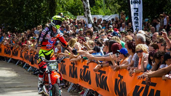 Petr Pilát v akci: Ani déšť slavnost freestyle motokrosu nespláchl!