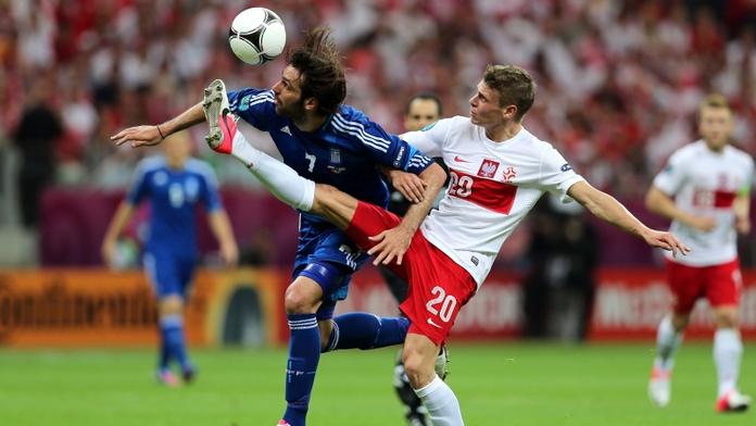 Dvě červené i penalta. Úvod EURA přinesl remízu Polska s Řeckem
