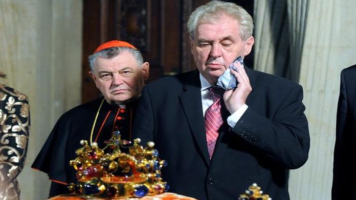 Zeman se zázračně rychle zotavil z virózy. Jeho věrní se obuli do Kalouska: On má co říkat