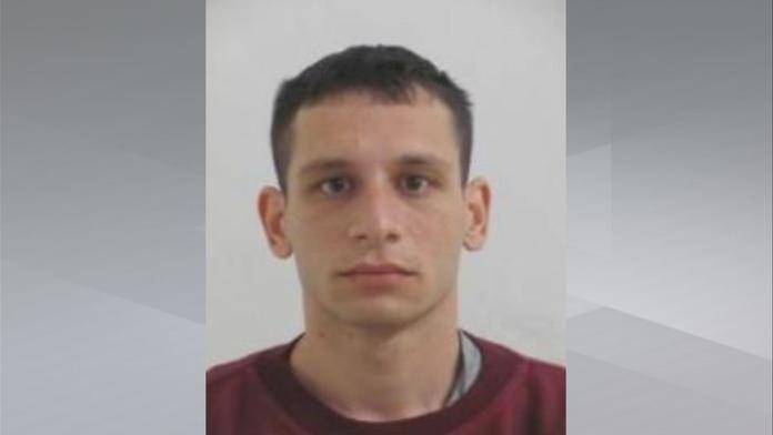 Policie vypátrala jednoho z uprchlých vězňů z Hradce. Druhý je stále na útěku