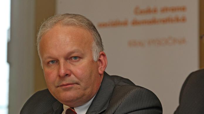 Bratr ministerského kandidáta Krčála spáchal sebevraždu! Oběsil se na stromě