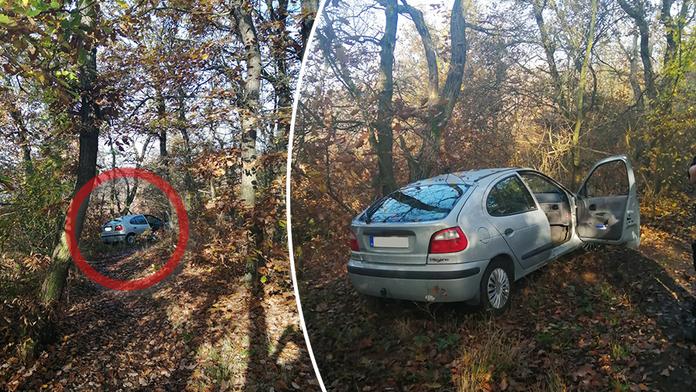 Zmateného seniora našli strážníci v autě pod silnicí. Strávil tam noc