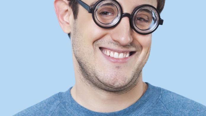 INZERÁT: Zbav mého syna panictví, zaplatím! Matka chce zachránit synův sexuální život!